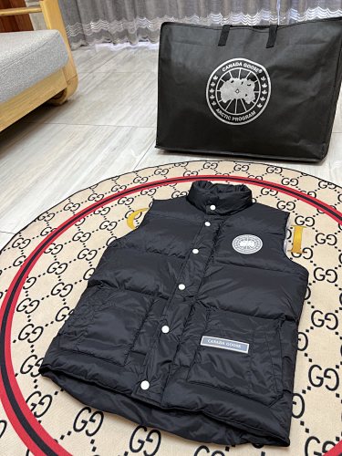 Canada Goose Arctic Program Black Down Vest