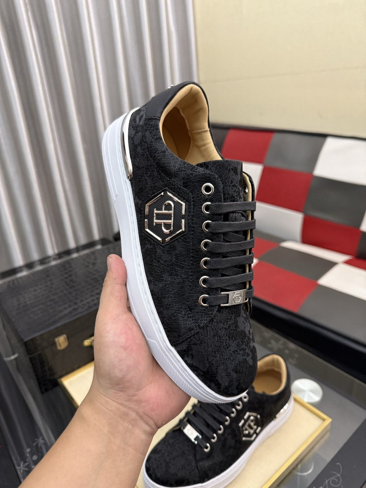 Philipp Plein Emblem Low-Top Sneakers